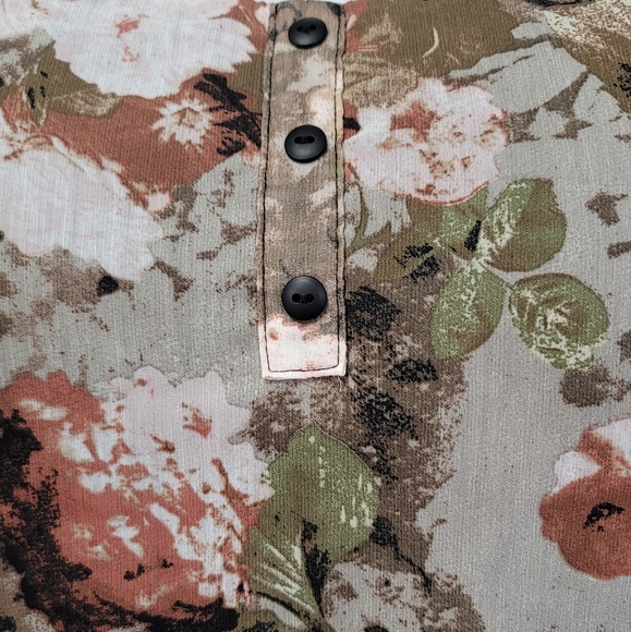 Floral Summer Shirt "Ricki's" - Picture 2 of 5